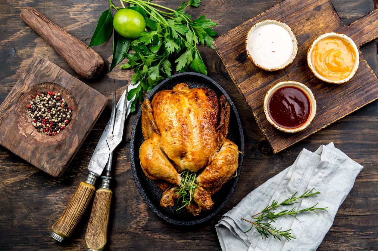 Poulet frais et rôti à emporter.